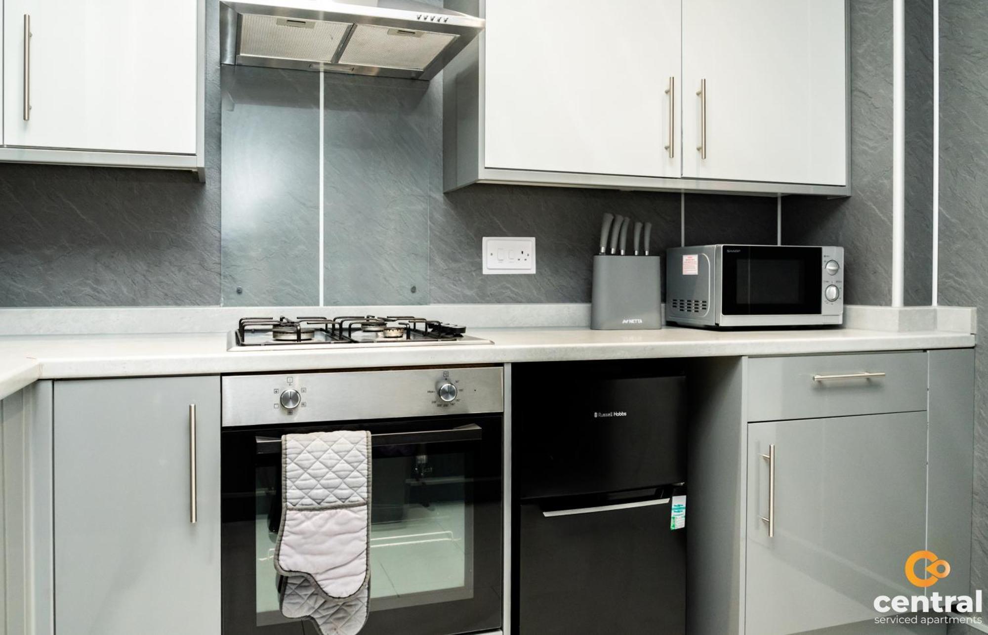 Central Serviced Apartments - 2 Bedroom - Free Street Parking - Fast Wifi - Smart Tvs In All Rooms - Ground Level - Family Neighbourhood - 3 X Double Beds - Heating 24-7 - Trade Stays - Weekly & Monthly Offers Данді Екстер'єр фото