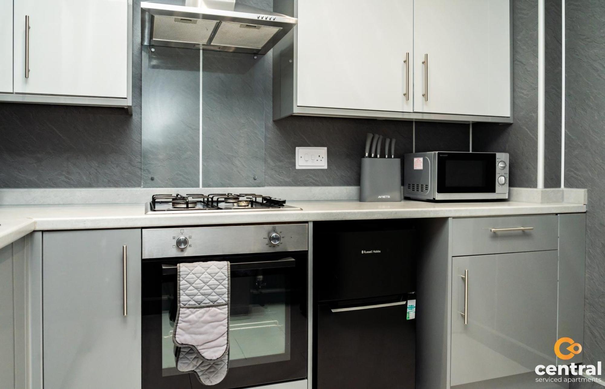Central Serviced Apartments - 2 Bedroom - Free Street Parking - Fast Wifi - Smart Tvs In All Rooms - Ground Level - Family Neighbourhood - 3 X Double Beds - Heating 24-7 - Trade Stays - Weekly & Monthly Offers Данді Екстер'єр фото