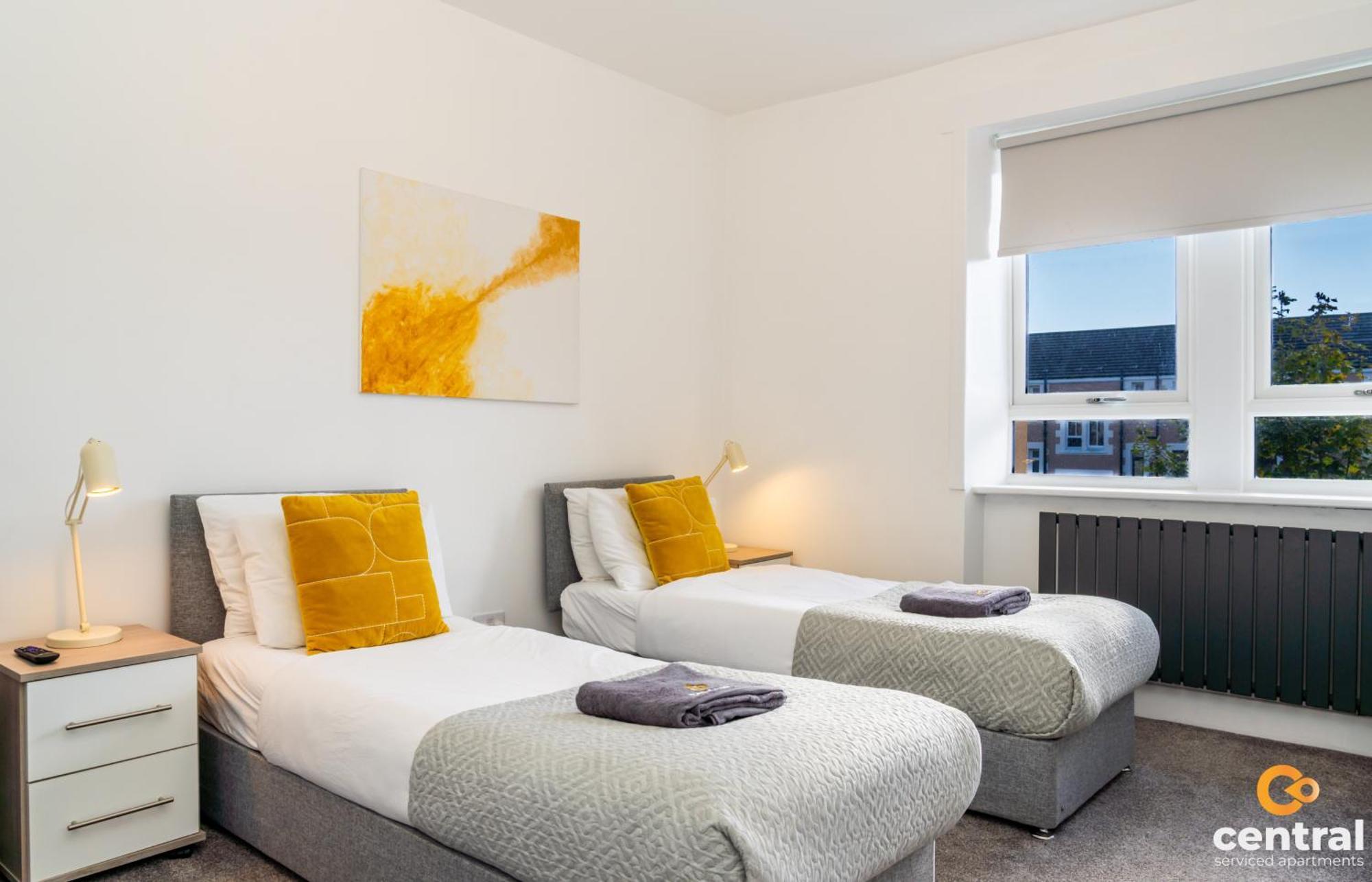 Central Serviced Apartments - 2 Bedroom - Free Street Parking - Fast Wifi - Smart Tvs In All Rooms - Ground Level - Family Neighbourhood - 3 X Double Beds - Heating 24-7 - Trade Stays - Weekly & Monthly Offers Данді Екстер'єр фото