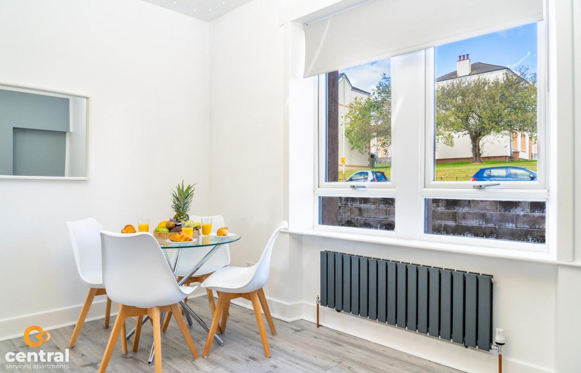 Central Serviced Apartments - 2 Bedroom - Free Street Parking - Fast Wifi - Smart Tvs In All Rooms - Ground Level - Family Neighbourhood - 3 X Double Beds - Heating 24-7 - Trade Stays - Weekly & Monthly Offers Данді Екстер'єр фото