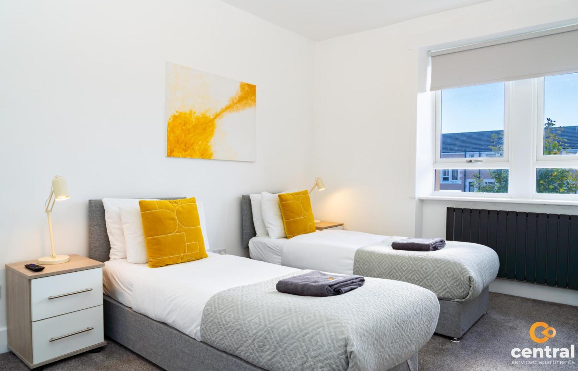 Central Serviced Apartments - 2 Bedroom - Free Street Parking - Fast Wifi - Smart Tvs In All Rooms - Ground Level - Family Neighbourhood - 3 X Double Beds - Heating 24-7 - Trade Stays - Weekly & Monthly Offers Данді Екстер'єр фото