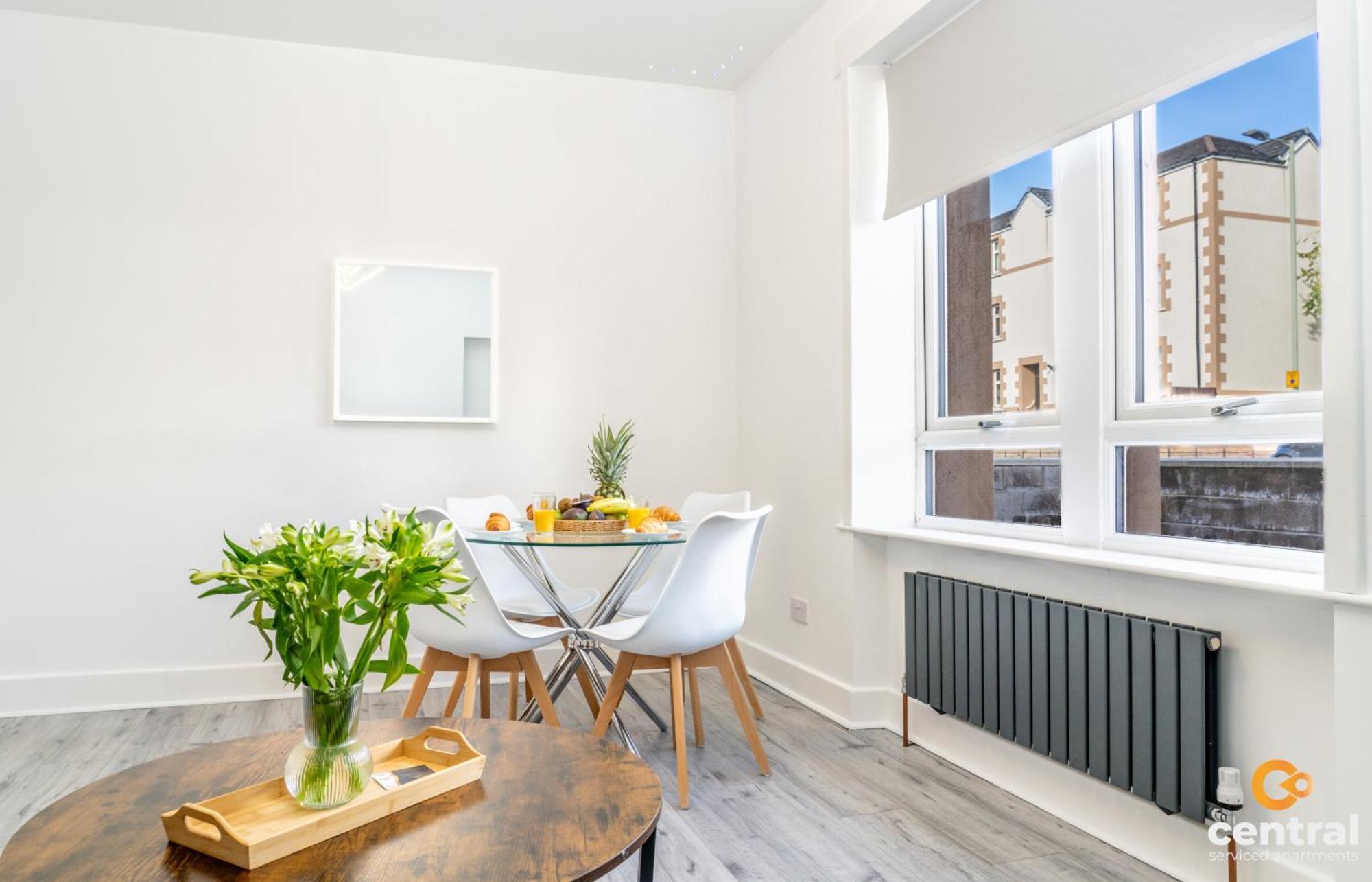 Central Serviced Apartments - 2 Bedroom - Free Street Parking - Fast Wifi - Smart Tvs In All Rooms - Ground Level - Family Neighbourhood - 3 X Double Beds - Heating 24-7 - Trade Stays - Weekly & Monthly Offers Данді Екстер'єр фото