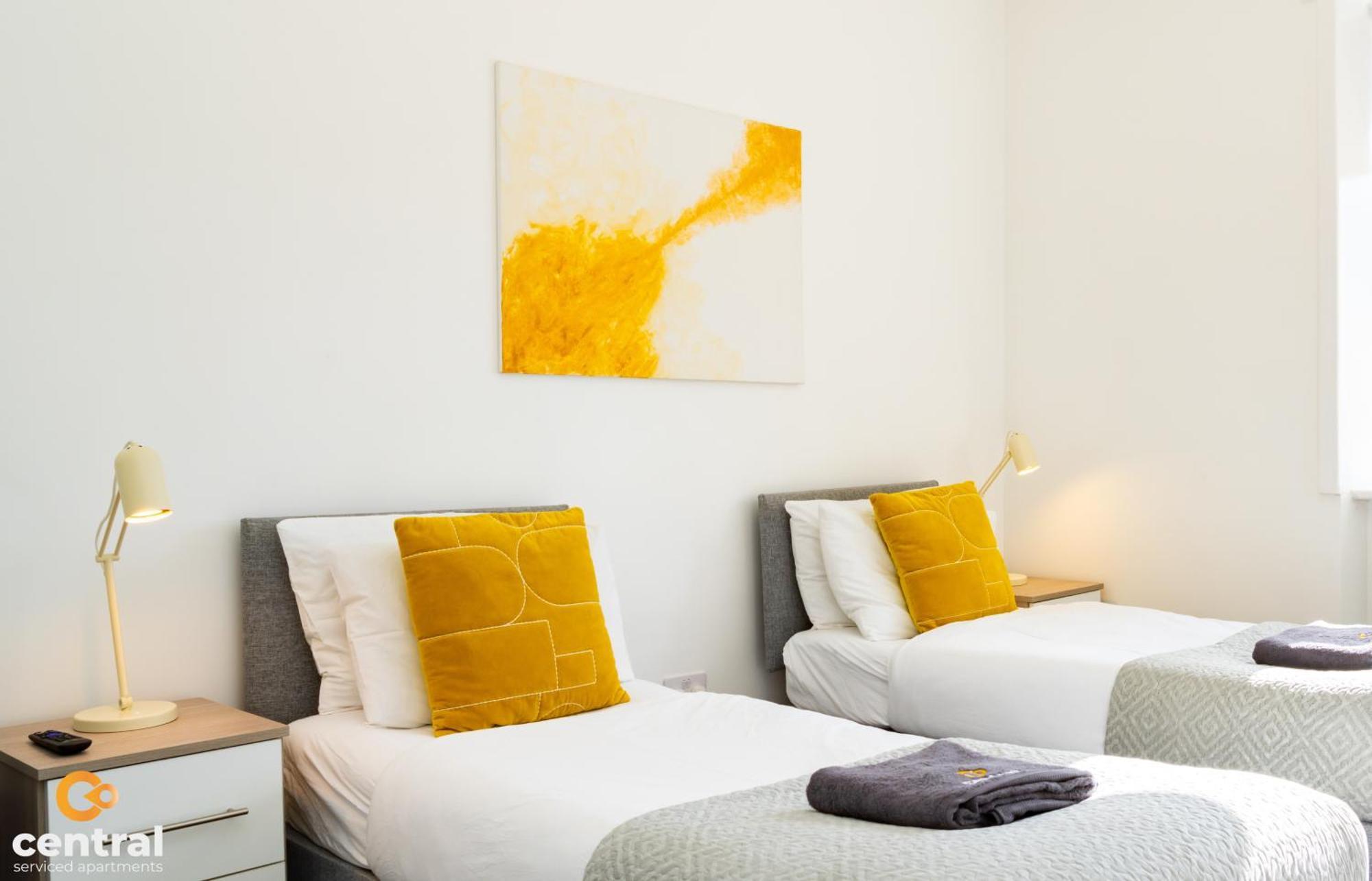 Central Serviced Apartments - 2 Bedroom - Free Street Parking - Fast Wifi - Smart Tvs In All Rooms - Ground Level - Family Neighbourhood - 3 X Double Beds - Heating 24-7 - Trade Stays - Weekly & Monthly Offers Данді Екстер'єр фото