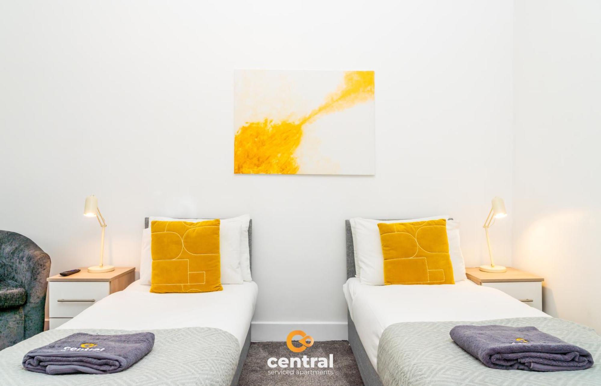 Central Serviced Apartments - 2 Bedroom - Free Street Parking - Fast Wifi - Smart Tvs In All Rooms - Ground Level - Family Neighbourhood - 3 X Double Beds - Heating 24-7 - Trade Stays - Weekly & Monthly Offers Данді Екстер'єр фото